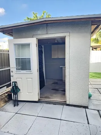 857 W 79th Place Hialeah FL 33014