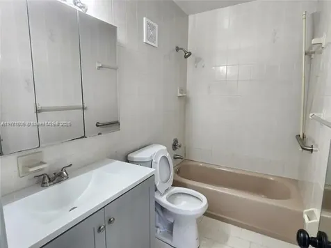 857 W 79th Place Hialeah FL 33014