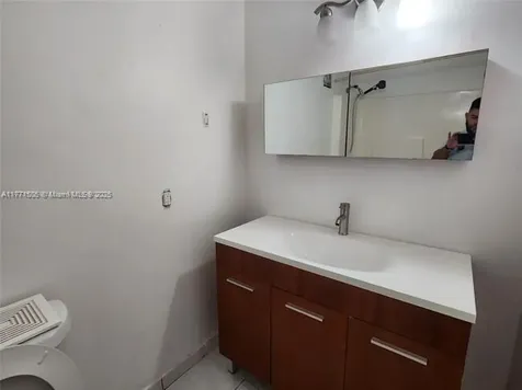 857 W 79th Place Hialeah FL 33014