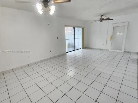 857 W 79th Place Hialeah FL 33014