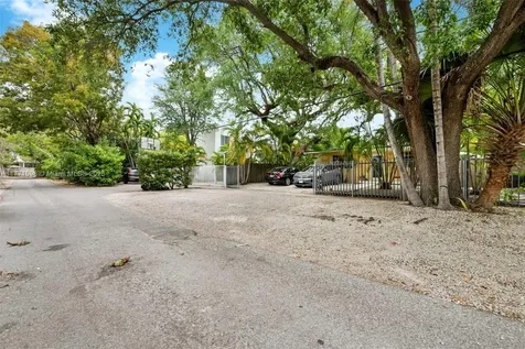 2960 Whitehead Street Miami FL 33133