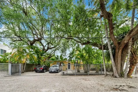 2960 Whitehead Street Miami FL 33133