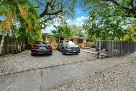2960 Whitehead Street Miami FL 33133