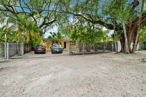 2960 Whitehead Street Miami FL 33133