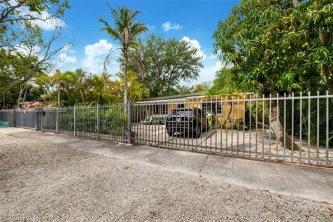2960 Whitehead Street Miami FL 33133