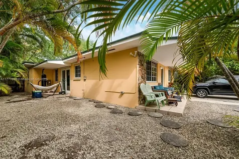 2960 Whitehead Street Miami FL 33133