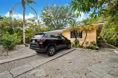 2960 Whitehead Street Miami FL 33133
