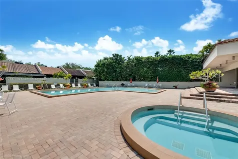 8613 SW 80th Court Miami FL 33143