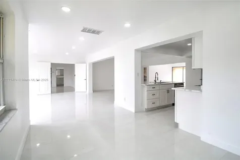 5209 Buttonwood Court Tamarac FL 33319