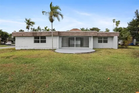 5209 Buttonwood Court Tamarac FL 33319