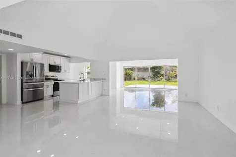 5209 Buttonwood Court Tamarac FL 33319
