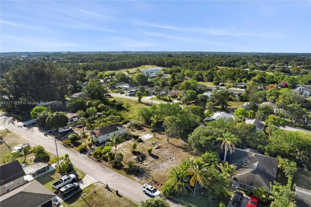 8506 SE Eucalyptus Hobe Sound FL 33455