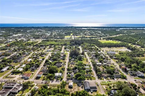 8506 SE Eucalyptus Hobe Sound FL 33455