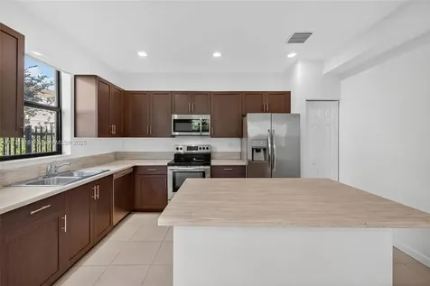 4691 Brumby Terrace Davie FL 33314