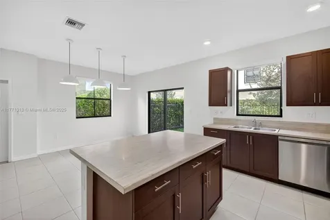 4691 Brumby Terrace Davie FL 33314
