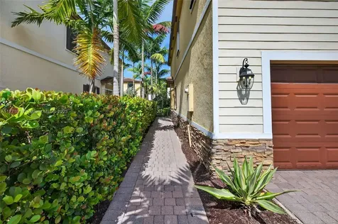 4691 Brumby Terrace Davie FL 33314