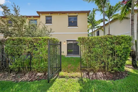 4691 Brumby Terrace Davie FL 33314