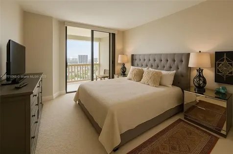 2000 Island Boulevard Aventura FL 33160