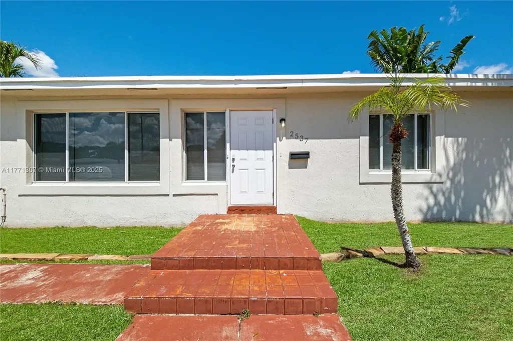 2537 Adams Street Hollywood FL 33020