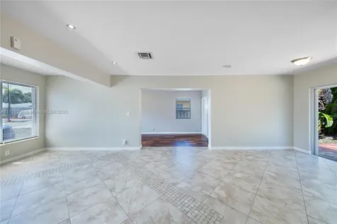 2537 Adams Street Hollywood FL 33020
