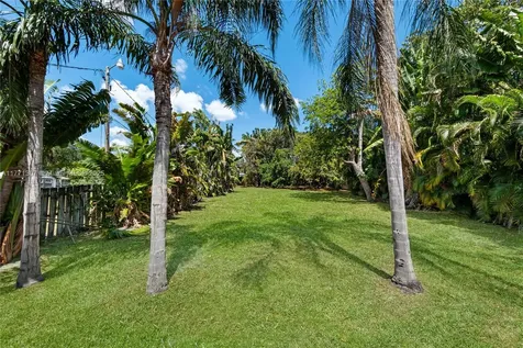 2537 Adams Street Hollywood FL 33020
