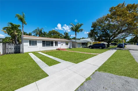 2537 Adams Street Hollywood FL 33020