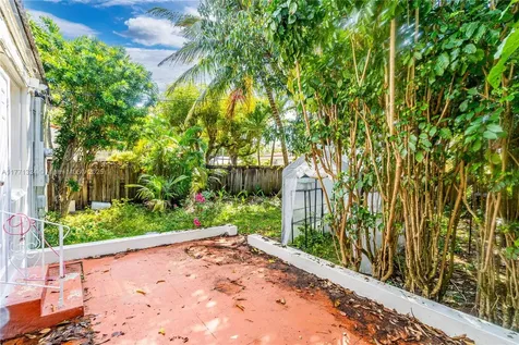2444 SW 21st Street Miami FL 33145