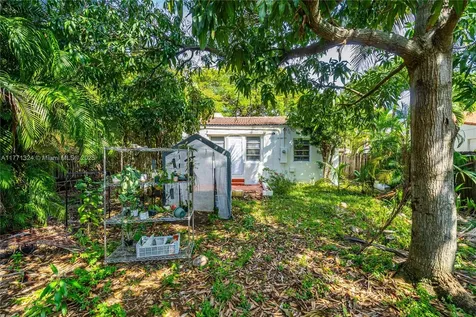 2444 SW 21st Street Miami FL 33145