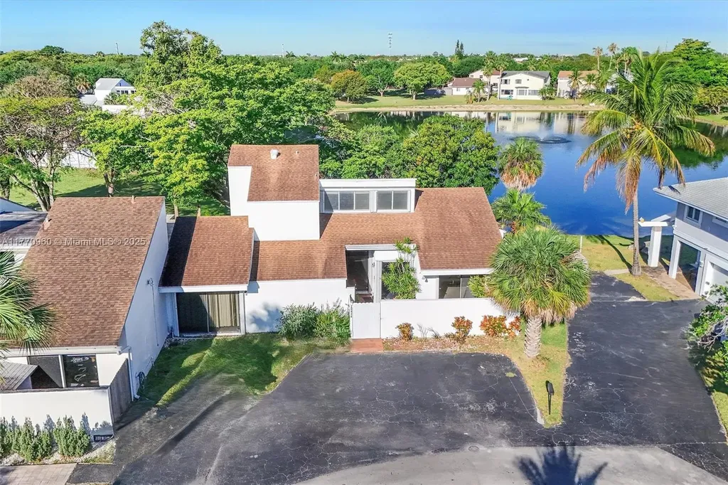 20414 SW 85th Avenue Cutler Bay FL 33189