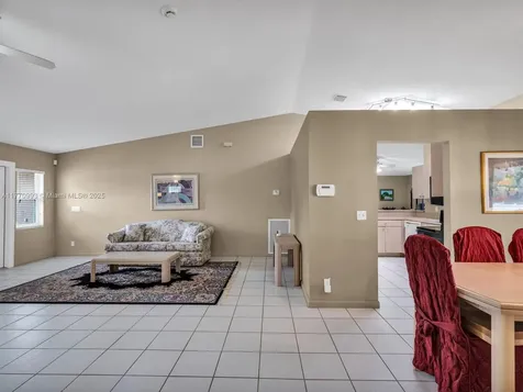 2750 NW 119th Avenue Plantation FL 33323
