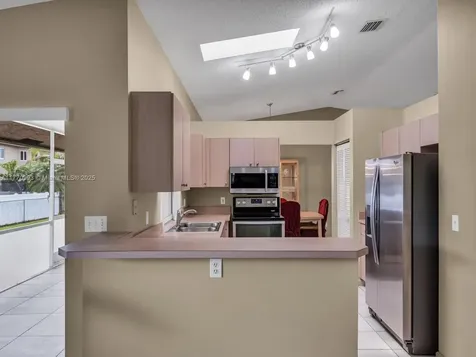 2750 NW 119th Avenue Plantation FL 33323