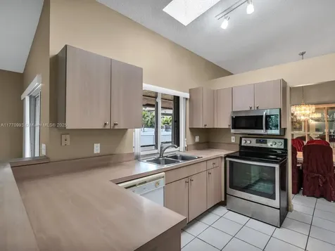 2750 NW 119th Avenue Plantation FL 33323
