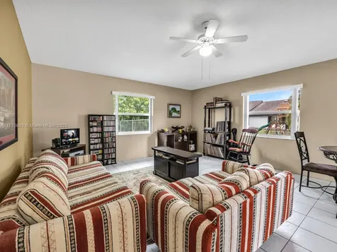 2750 NW 119th Avenue Plantation FL 33323