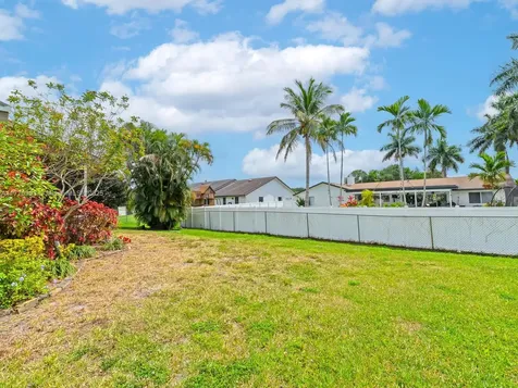 2750 NW 119th Avenue Plantation FL 33323