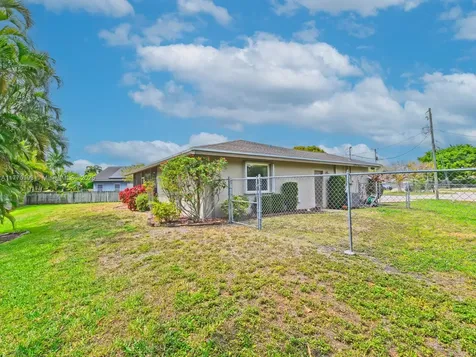 2750 NW 119th Avenue Plantation FL 33323