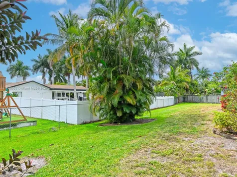 2750 NW 119th Avenue Plantation FL 33323