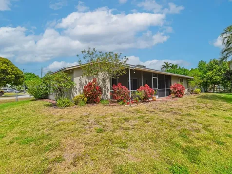 2750 NW 119th Avenue Plantation FL 33323