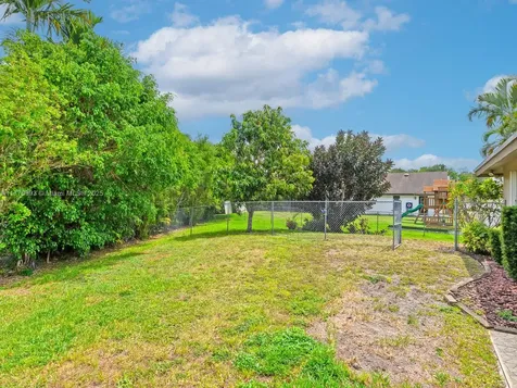2750 NW 119th Avenue Plantation FL 33323