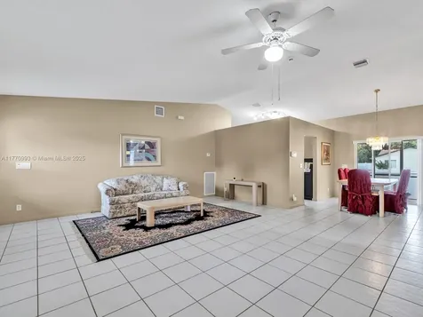 2750 NW 119th Avenue Plantation FL 33323