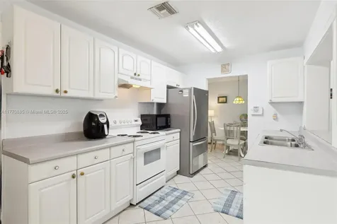 4499 NW 18th Avenue Oakland Park FL 33309