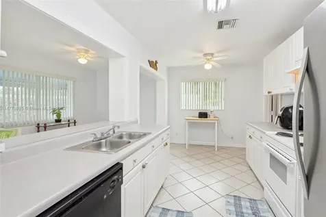 4499 NW 18th Avenue Oakland Park FL 33309