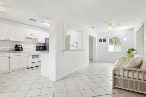 4499 NW 18th Avenue Oakland Park FL 33309