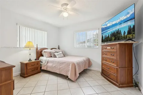 4499 NW 18th Avenue Oakland Park FL 33309