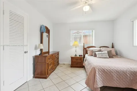 4499 NW 18th Avenue Oakland Park FL 33309