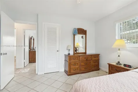 4499 NW 18th Avenue Oakland Park FL 33309