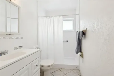 4499 NW 18th Avenue Oakland Park FL 33309