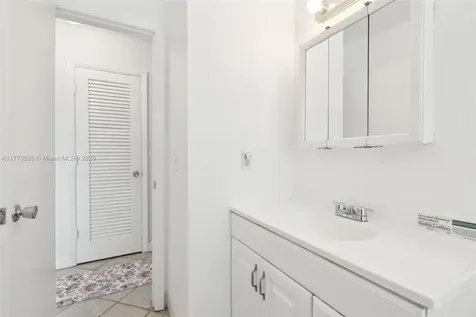 4499 NW 18th Avenue Oakland Park FL 33309