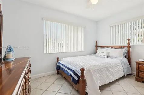 4499 NW 18th Avenue Oakland Park FL 33309