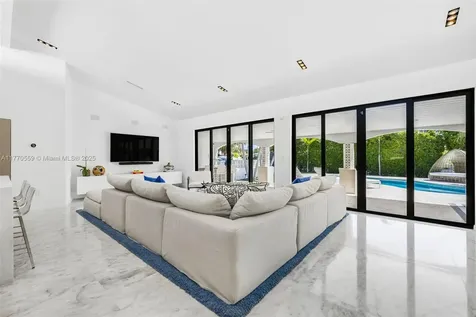 7805 Noremac Avenue Miami Beach FL 33141