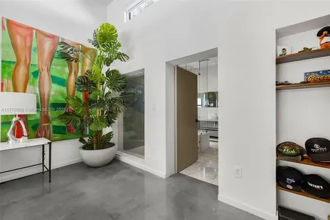 7805 Noremac Avenue Miami Beach FL 33141